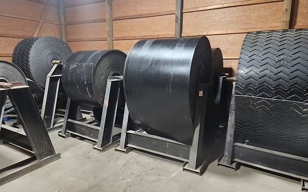 Conveyors & Stackers machine on aggregate site