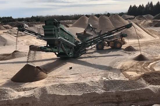 Finish Incline Screen machine on aggregate site